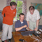 Stig, Christer och Erik kr Icom's mottagare PCR-1000 frn datorn.