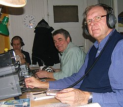 Jan Grlin, Jan-Erik Jrlebark och Bernt-Ivan Holmberg p hugget framfr mottagarna.