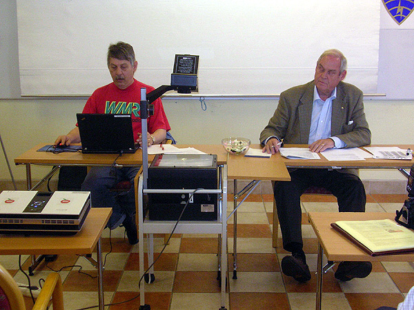 Lennart Weirell skriver och Claes-W pratar.